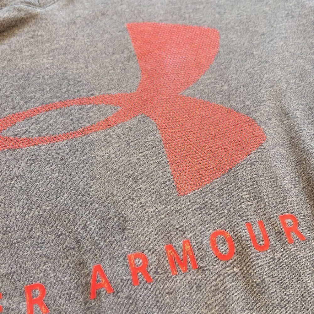 Under Armour Tshirt - Picture 4 of 4
